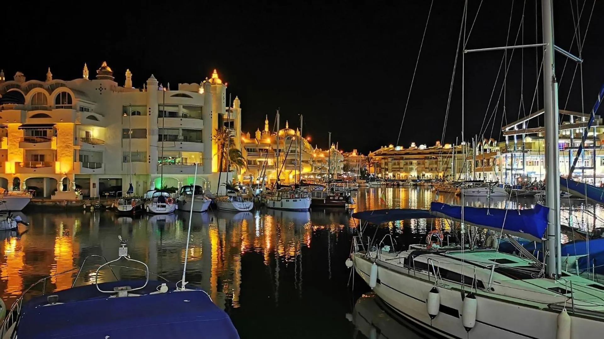 Apartment Flamingo Top Suite Y Piscina Junto A Puerto Marina Benalmadena
