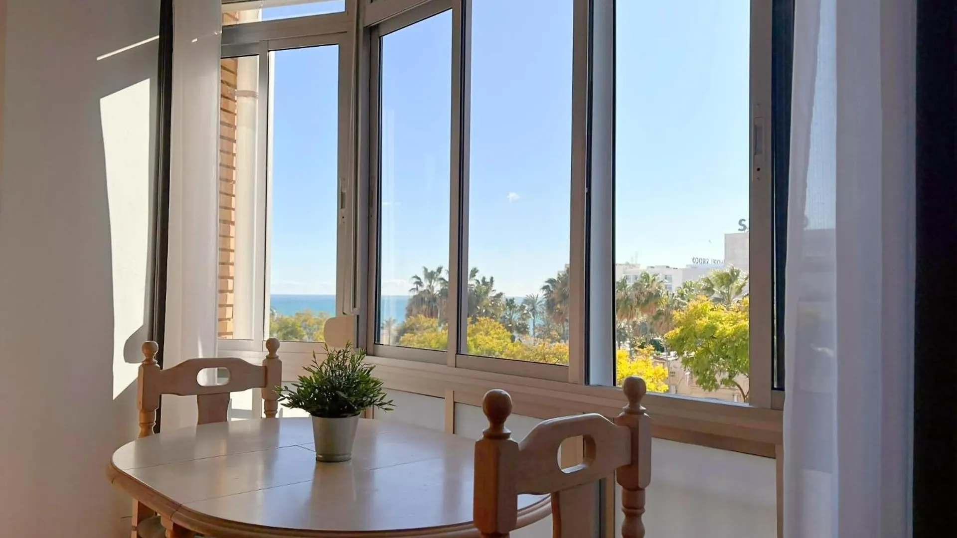Apartment Flamingo Top Suite Y Piscina Junto A Puerto Marina Benalmadena