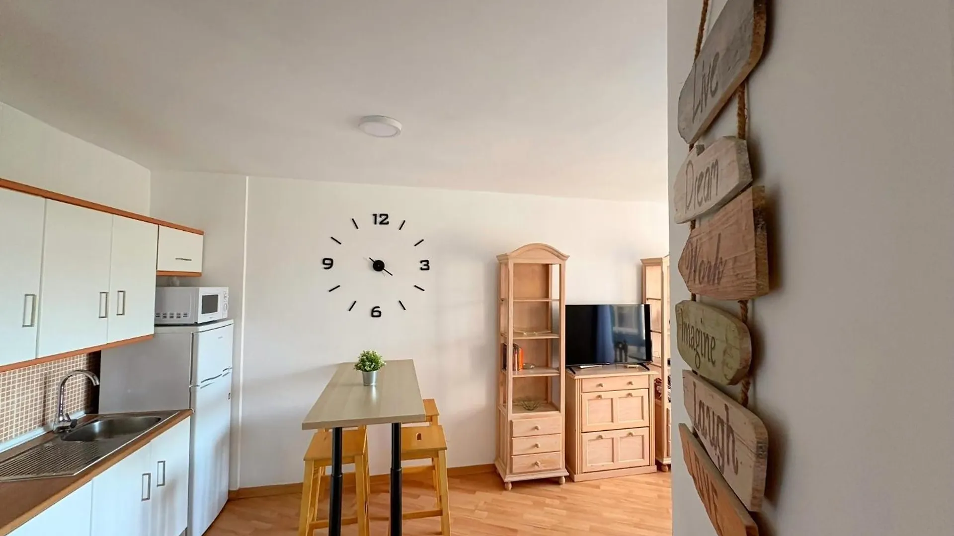 Flamingo Top Suite Y Piscina Junto A Puerto Marina Benalmadena Apartment